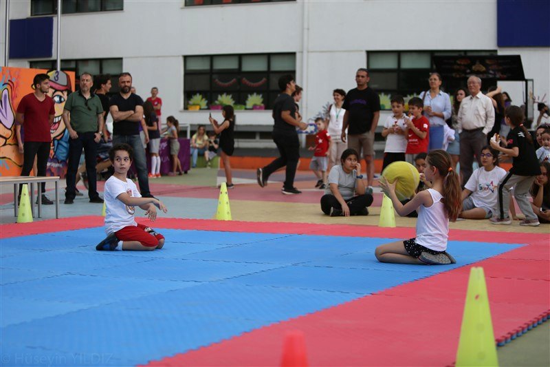 Şahinkaya koleji gösterisi