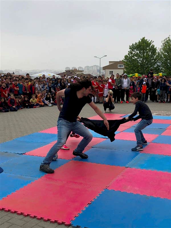 Sınav Kolejinde gösteri yaptık