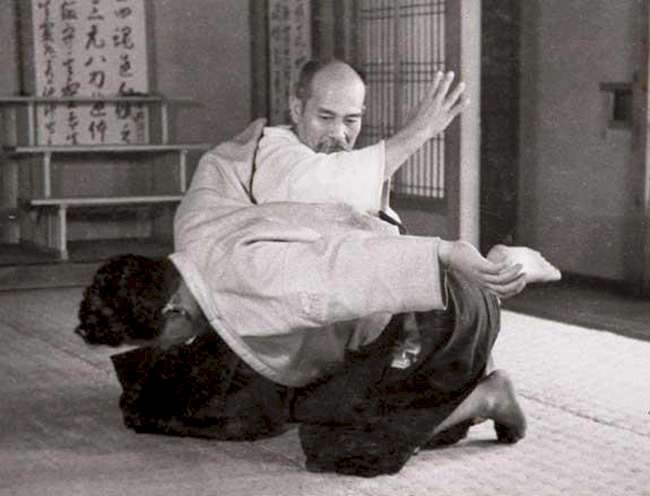 Aikidonun Kurucusu Morihei UESHIBA ve Kisshomaru UESHIBA ile yapılan bir röportaj
